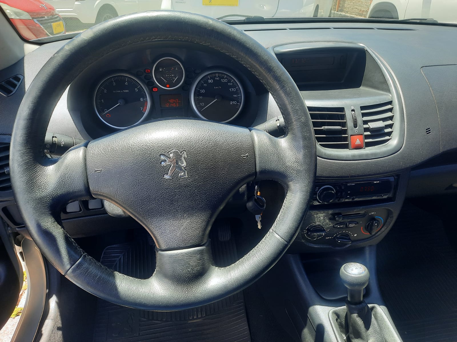 imagem-https://www.socarrao.com.br/sc-vehicle-images-prod/54389/1769989104000-7153482OR_1765549615_16_290.jpg