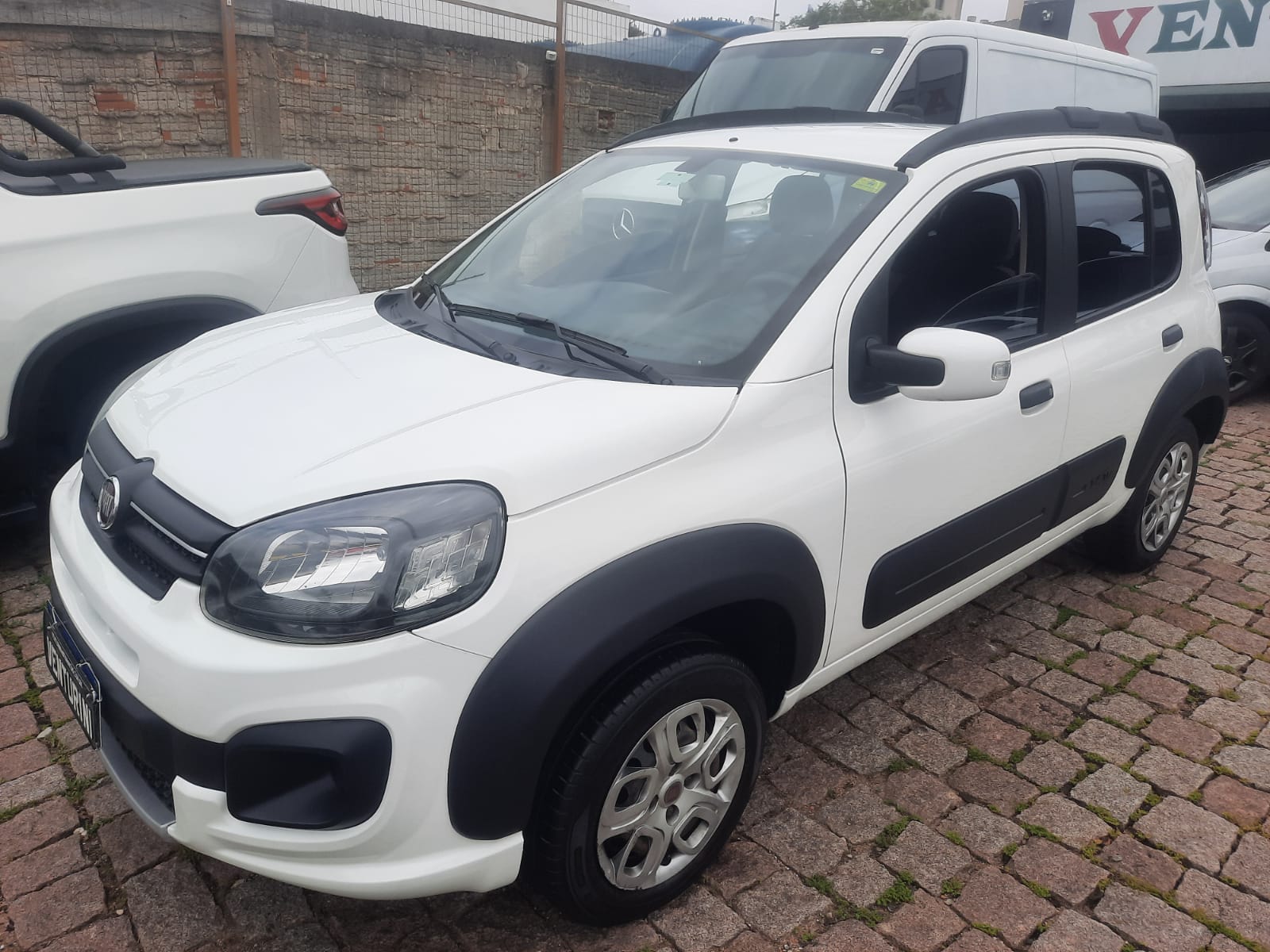 Fiat Uno WAY 1.0 Flex 6V 5p 2019 Branco — foto 1 de 3