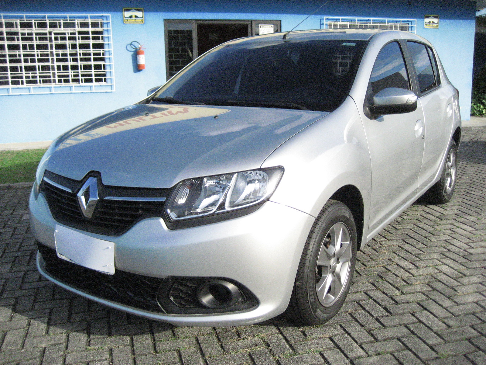 Renault Sandero 2017 Cinza — foto 1 de 3