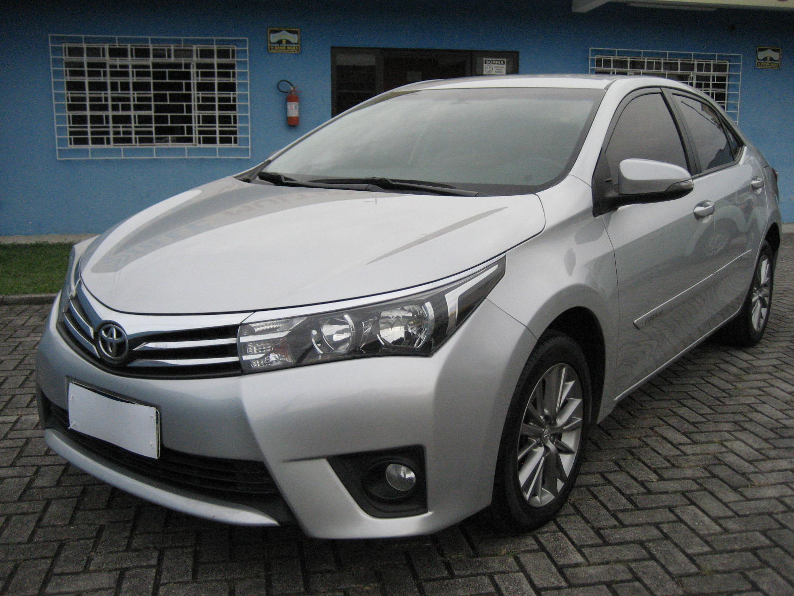 Toyota Corolla 2017 Cinza — foto 1 de 3