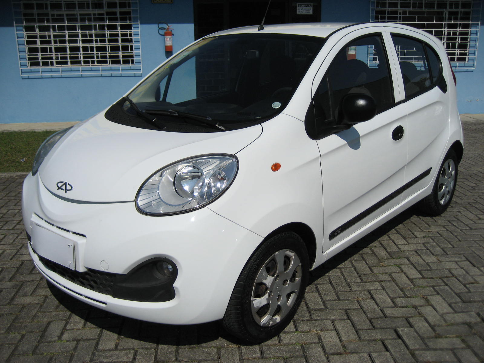 Caoa Chery QQ 1.0 Look FL 12V/1.0 12V Flex 5p na cor Branco em Curitiba / PR - 54425