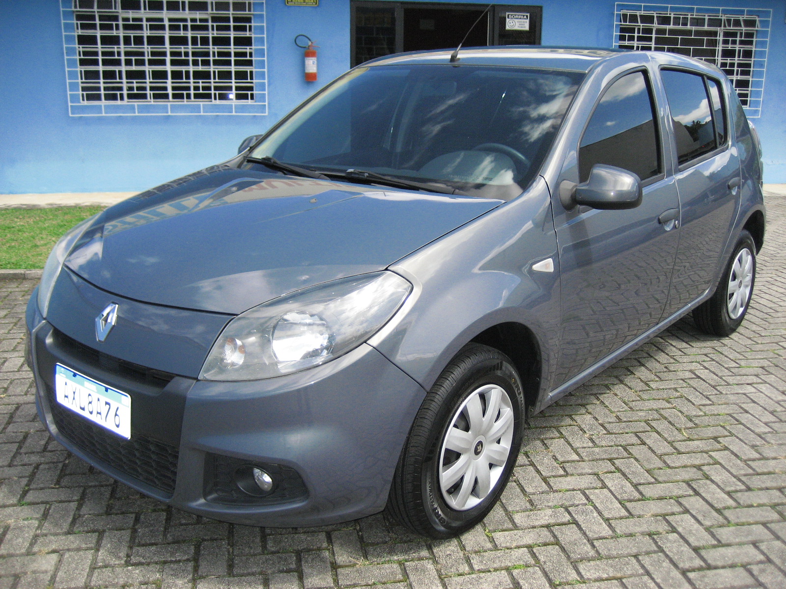 Renault Sandero 2014 Cinza — foto 1 de 3