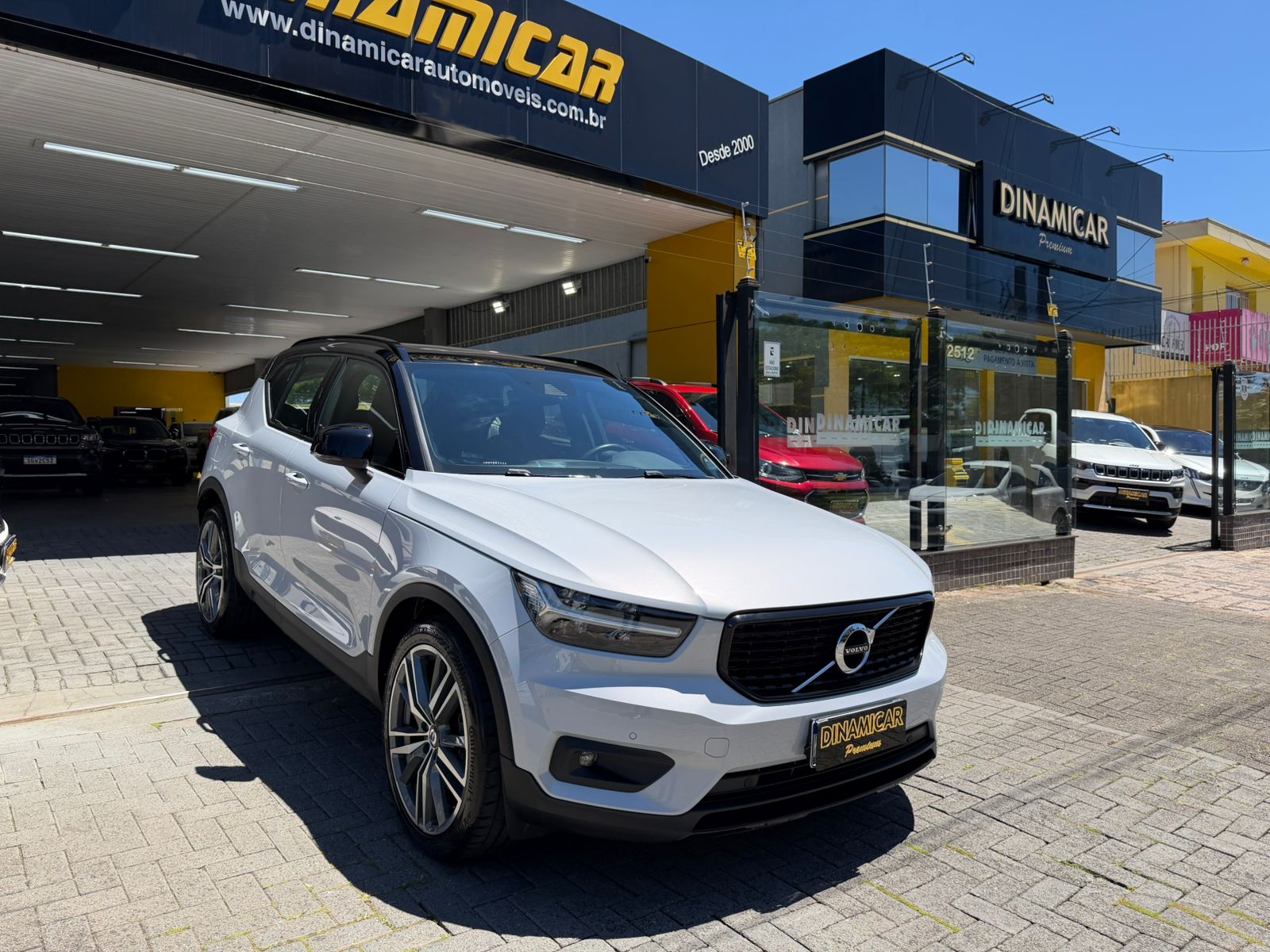 Volvo XC40 2022 Cinza — foto 1 de 3