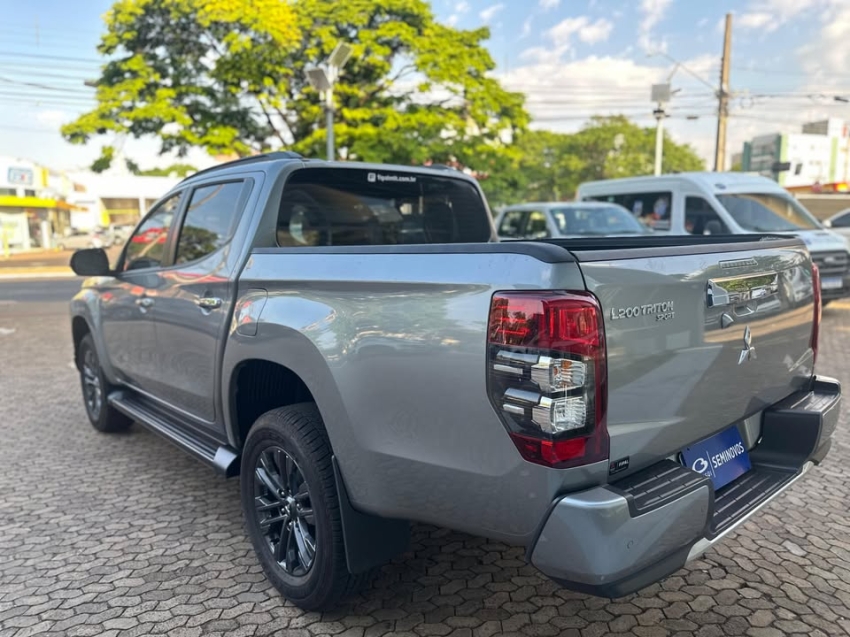imagem-https://www.socarrao.com.br/sc-vehicle-images-prod/5501/1769987785379-7102909OR_1765388845_35_460.jpg