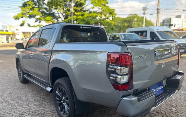 imagem-https://www.socarrao.com.br/sc-vehicle-images-prod/5501/1769987785379-7102909OR_1765388845_35_460.jpg
