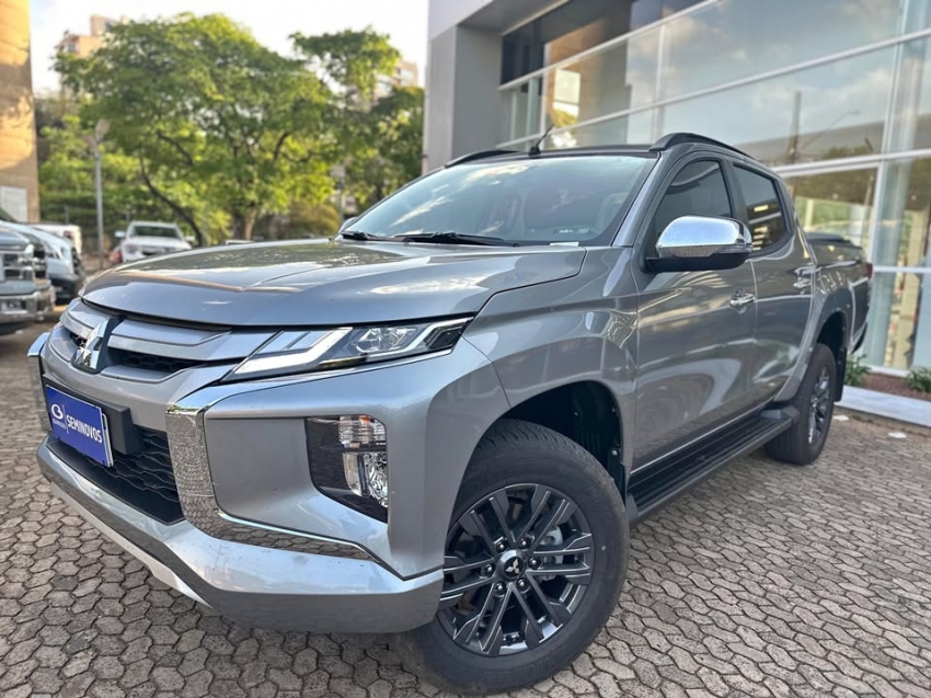 Mitsubishi Triton HPE-S 2.4 CD 4x4 TB Diesel Aut. na cor Cinza em Maringá / PR - 5501