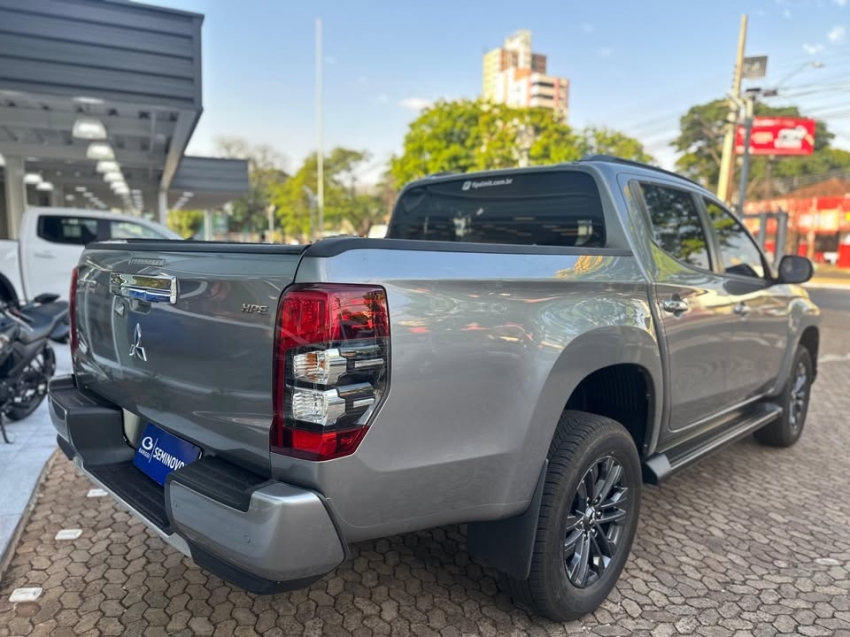 imagem-https://www.socarrao.com.br/sc-vehicle-images-prod/5501/1769987785379-7102909OR_1765388846_22_200.jpg