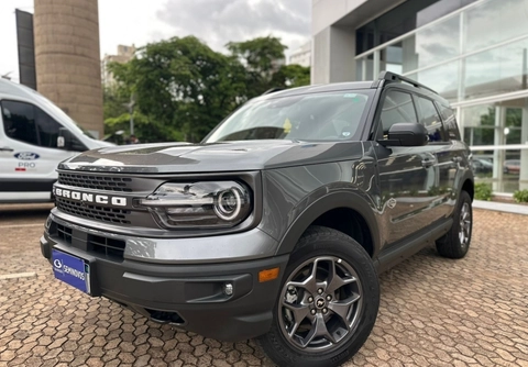 Ford Bronco 2024 Cinza — foto 1 de 3