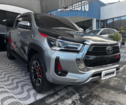Toyota Hilux 2023 Prata — foto 1 de 3