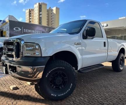 Ford F-250 2011 Branco — foto 1 de 3
