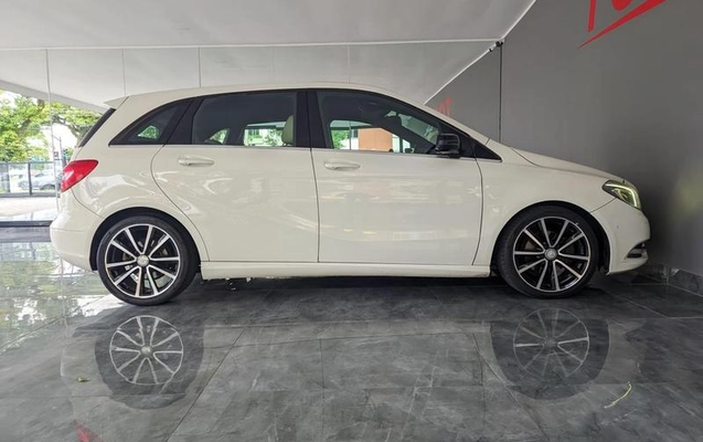 imagem-https://www.socarrao.com.br/sc-vehicle-images-prod/553/1785855188899-7695213_20_B_96f53a061b.jpeg