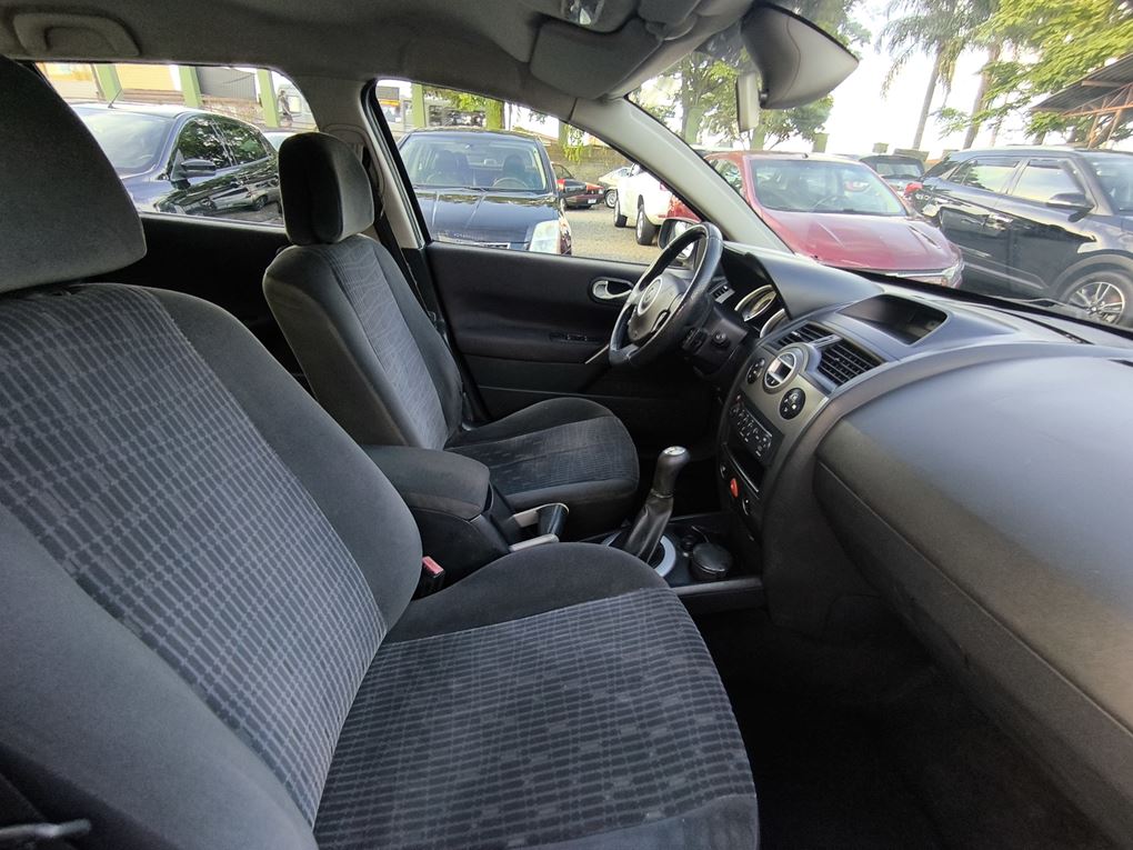 imagem-https://www.socarrao.com.br/sc-vehicle-images-prod/55374/1769989128583-7141119OR_1765567671_76_920.jpg