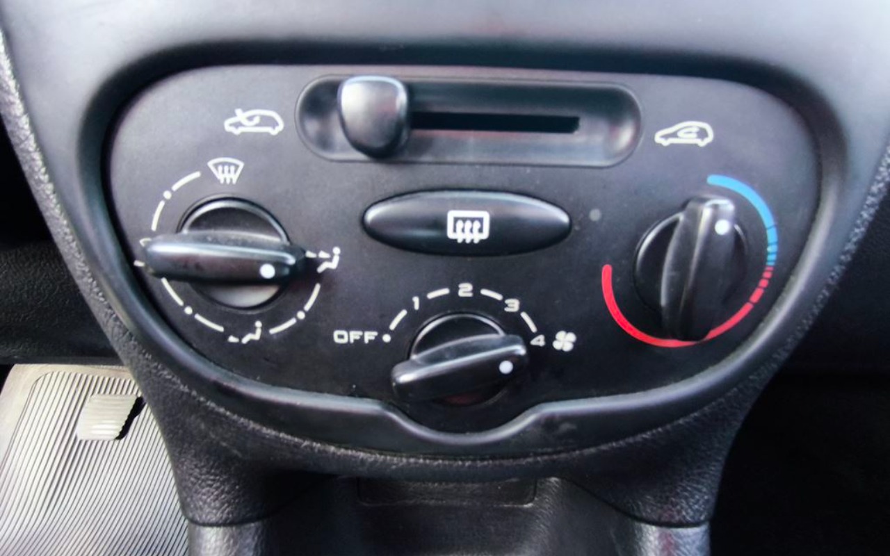 imagem-https://www.socarrao.com.br/sc-vehicle-images-prod/55384/1771610783027-SU1HXzIwMjYwMjE5XzE3NTg0NiAoQ29weSkuanBn.jpg