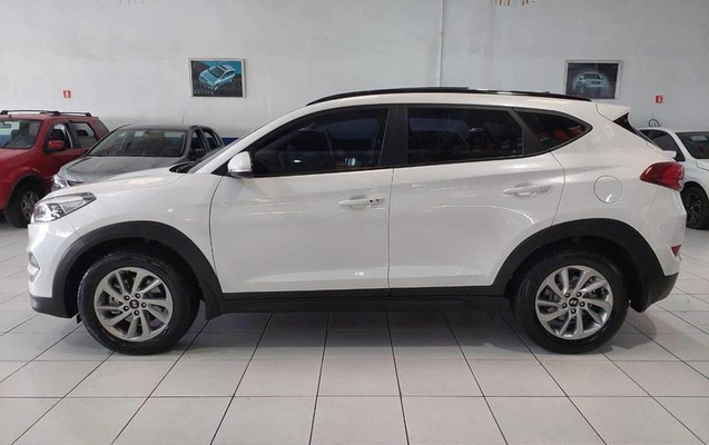 imagem-https://www.socarrao.com.br/sc-vehicle-images-prod/55415/1787338895671-7390383_9_B_4b11cb02ef.jpeg
