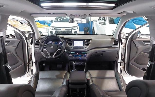 imagem-https://www.socarrao.com.br/sc-vehicle-images-prod/55415/1787338895680-7390383_18_B_979140f555.jpeg
