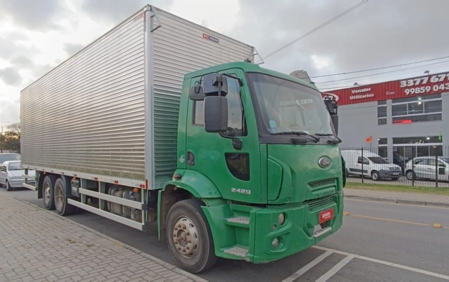 imagem-https://www.socarrao.com.br/sc-vehicle-images-prod/55740/1777296268680-yFuvkUuIfJznJKbHVF5PDvM4qCjftfbb.jpg