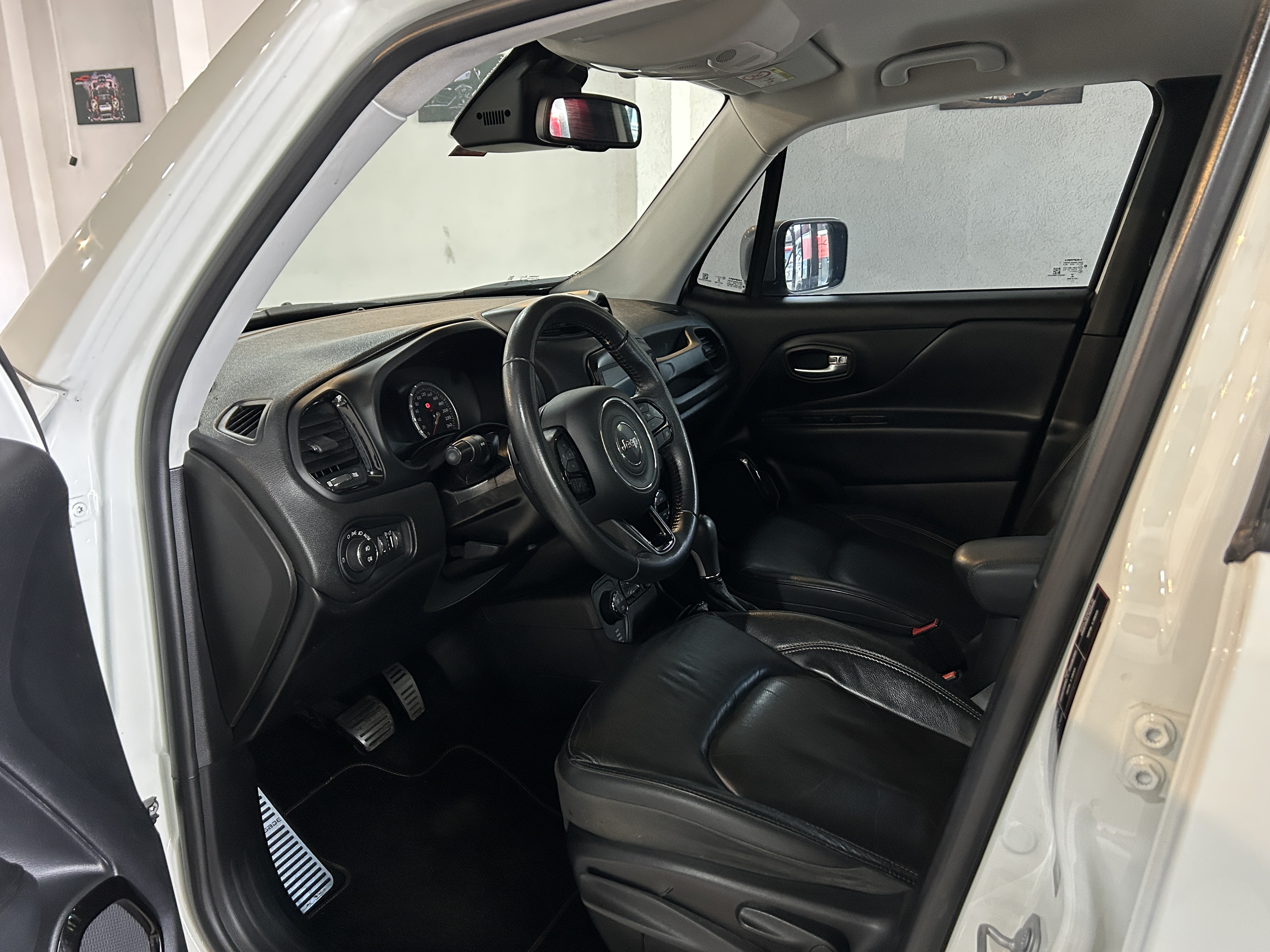 imagem-https://www.socarrao.com.br/sc-vehicle-images-prod/55784/1769989131741-7213568OR_1768330863_26_80.jpg