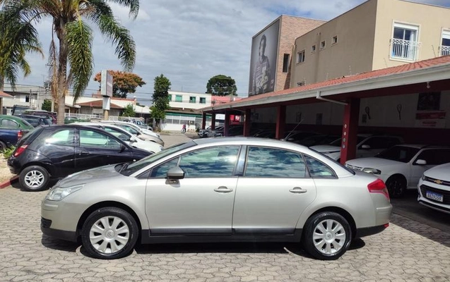imagem-https://www.socarrao.com.br/sc-vehicle-images-prod/55838/1776363784382-7693668_7_B_c94fd9cf0a.jpeg