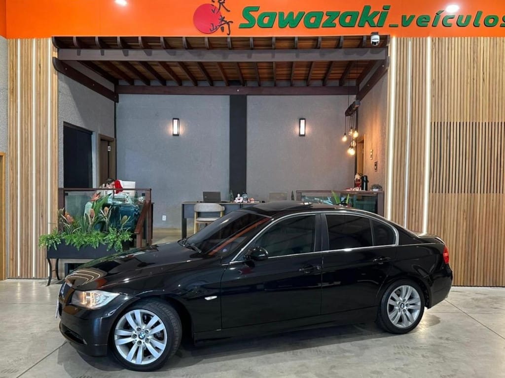 BMW 325i  na cor Preto em Curitiba / PR - 5585