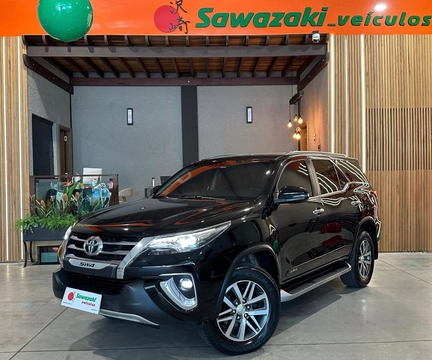 Toyota Hilux SW4 2019 Preto — foto 1 de 3