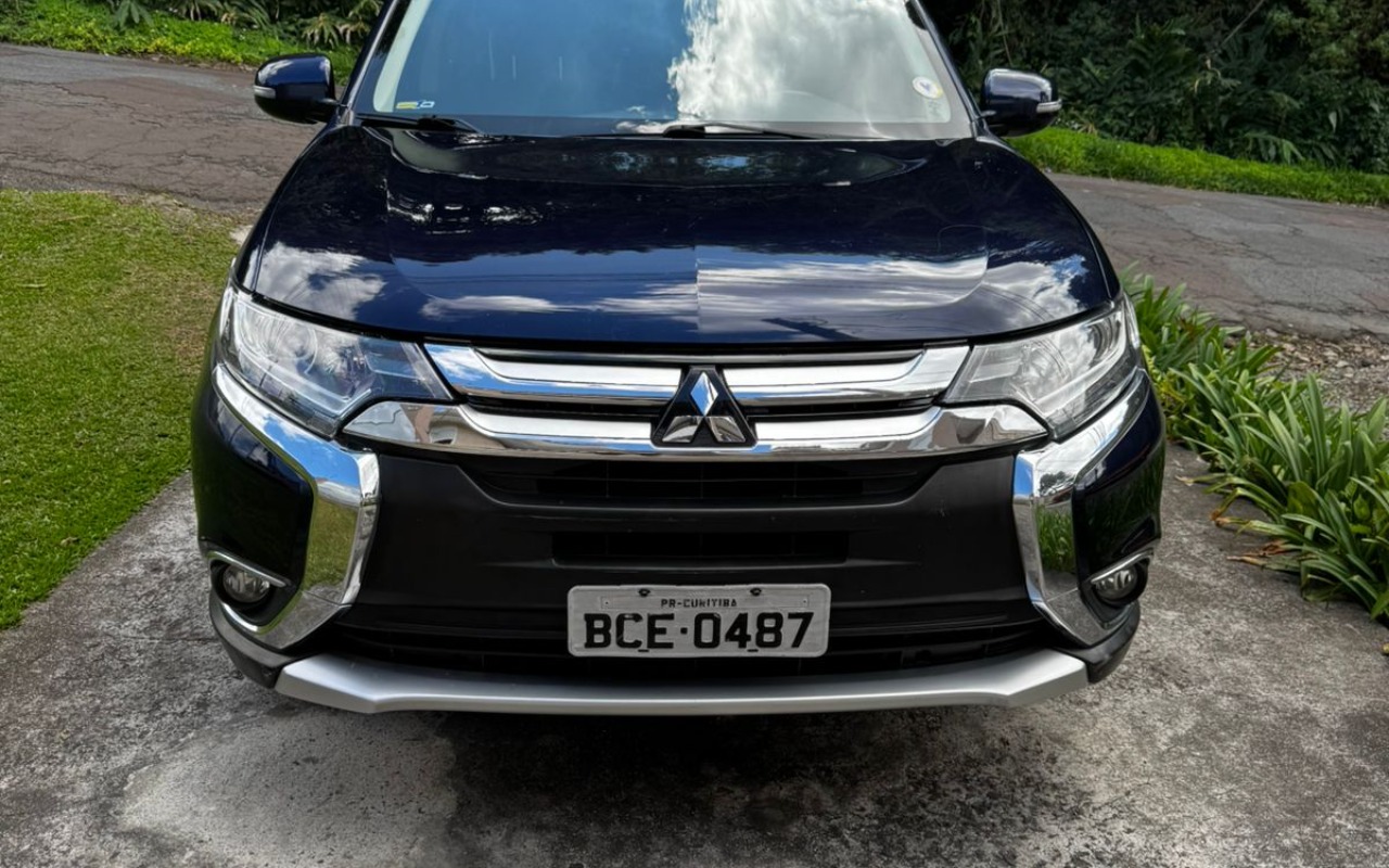 Mitsubishi OUTLANDER COMFORT 2.0 16V Aut. na cor Azul em Curitiba / PR - 56125