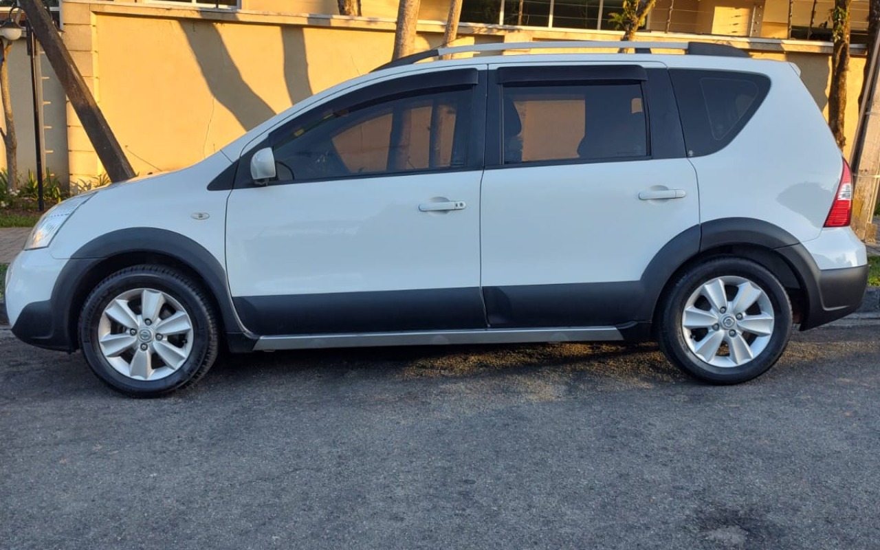 Nissan LIVINA X-GEAR SL/X-GEAR 1.8 Flex F. Aut. na cor Branco em Curitiba / PR - 56145