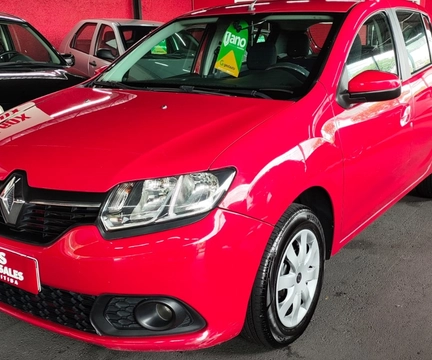 Renault Sandero 2015 Vermelho — foto 1 de 3