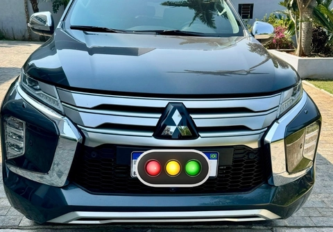 Mitsubishi Pajero 2022 Cinza — foto 1 de 3