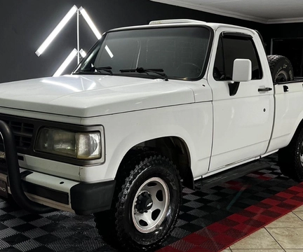 Chevrolet D-20 1996 Branco — foto 1 de 3