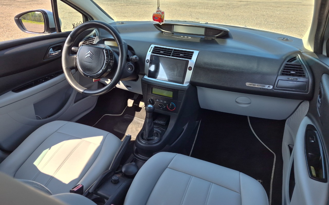 imagem-https://www.socarrao.com.br/sc-vehicle-images-prod/56331/1786461248954-Rm90b3MgQzQgLSBlZGl0YWRhcyAtIDA5LjA4LjIwMjYtMzYuanBn.jpg