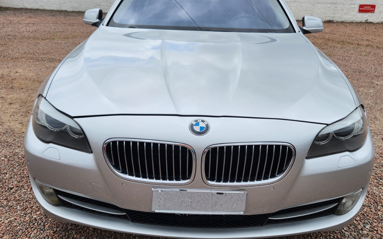 BMW 535i 3.0 24V 306cv Bi-Turbo na cor Cinza em São José dos Pinhais / PR - 56333