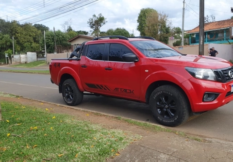Nissan Frontier 2021 Vermelho — foto 1 de 3