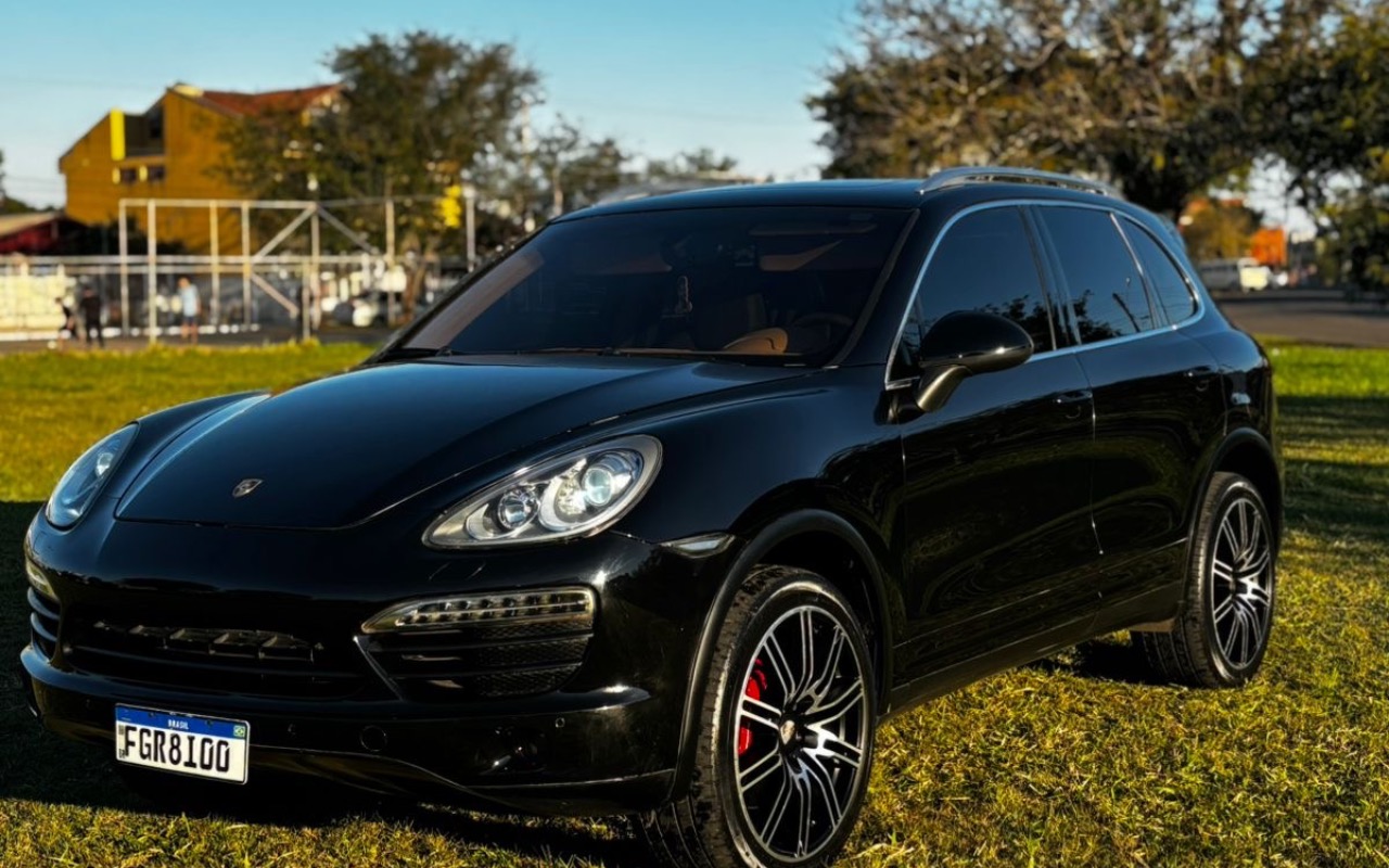 Porsche Cayenne S 4.5/4.8 na cor Preto em Curitiba / PR - 56395