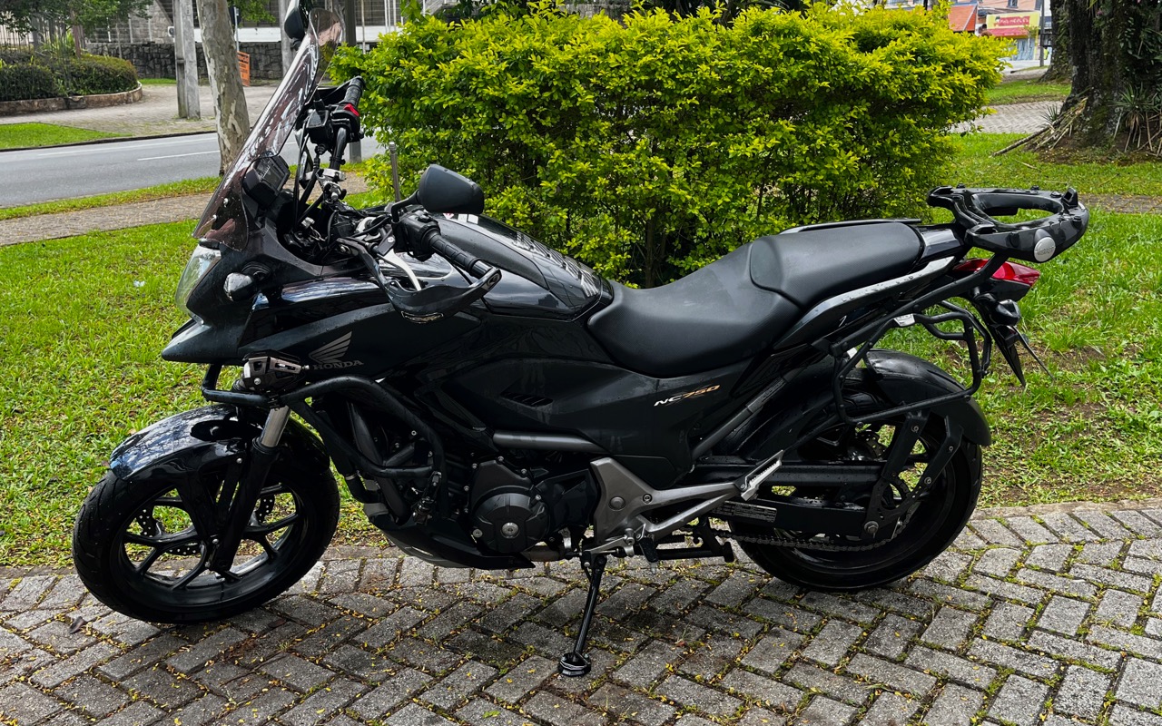 Honda NC 750X/NC 750X ABS  na cor Preto em Curitiba / PR - 56417