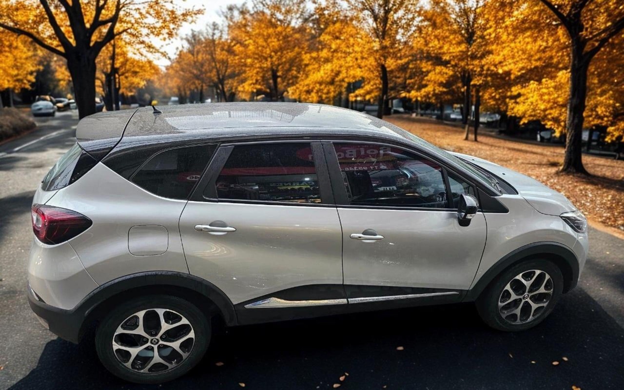 Renault Captur 2018 Cinza — foto 1 de 3