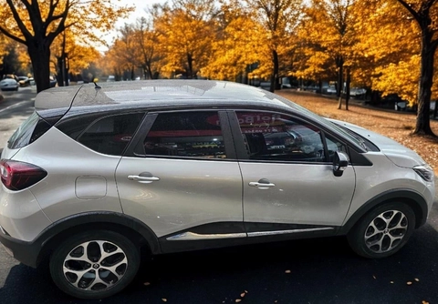 Renault Captur 2018 Cinza — foto 1 de 3