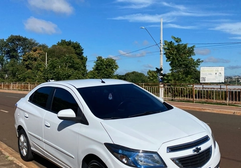 Chevrolet Prisma 2015 Branco — foto 1 de 3