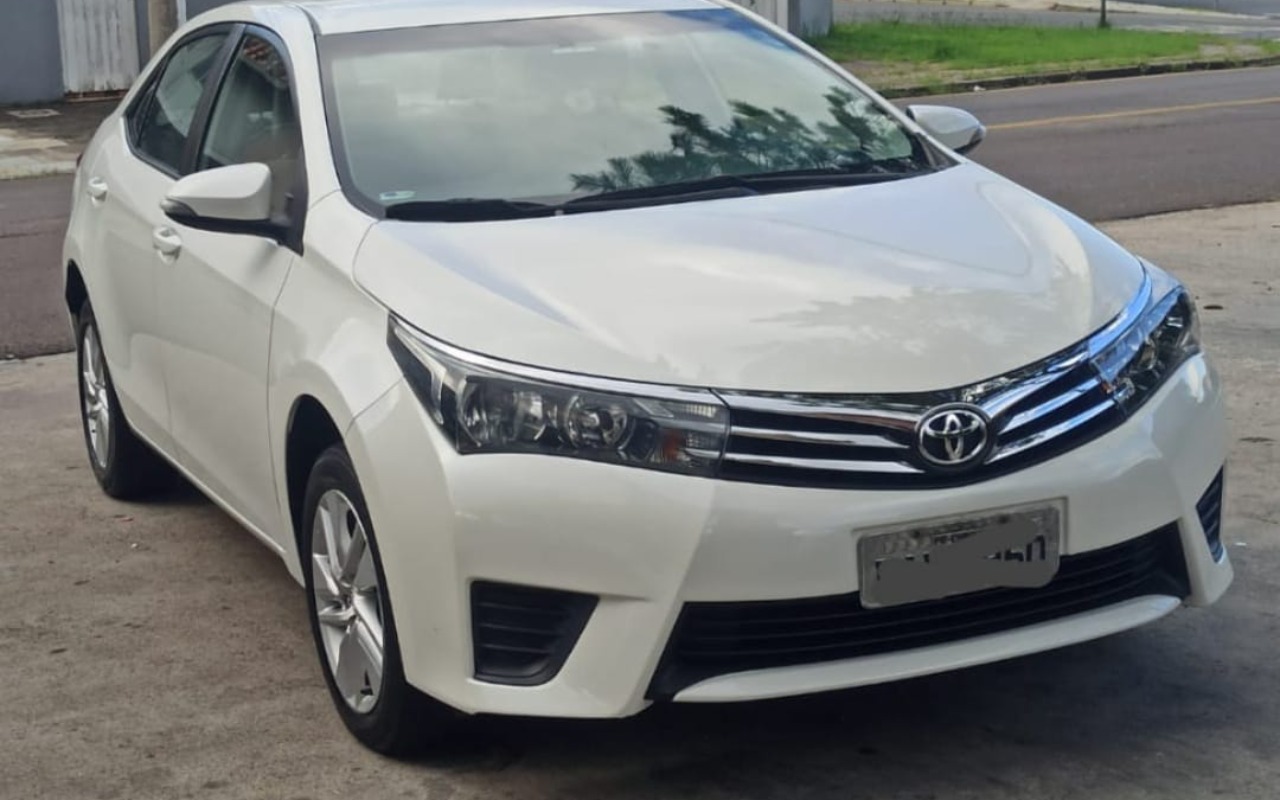 Toyota Corolla 2017 Branco — foto 1 de 3