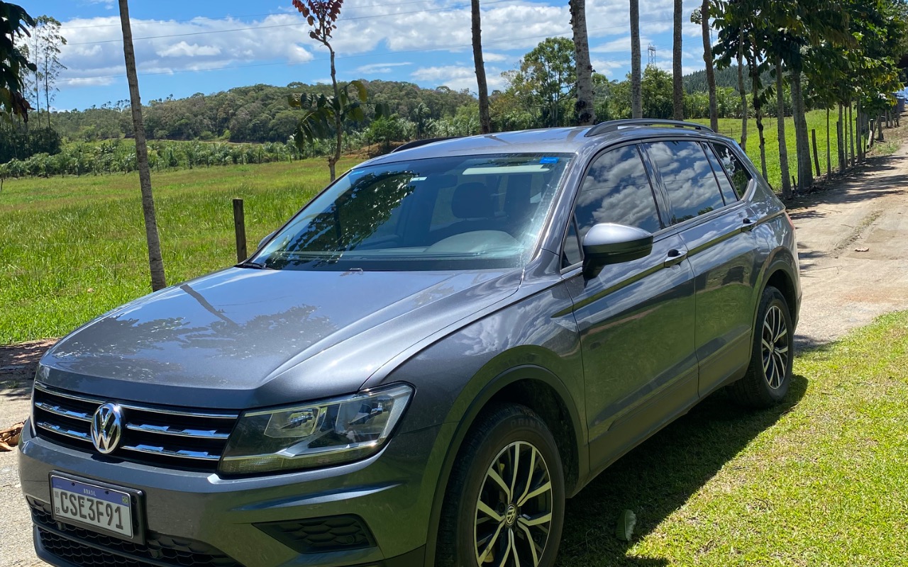 Volkswagen Tiguan 2019 Cinza — foto 1 de 3