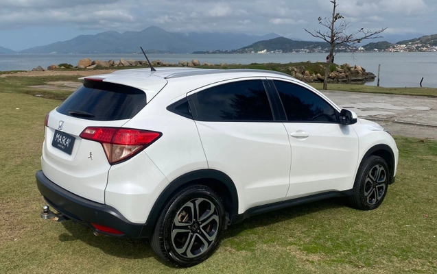 imagem-https://www.socarrao.com.br/sc-vehicle-images-prod/5724/1775566311359-003_b43b3bc99f61daae9c1b514880f71c53.jpg