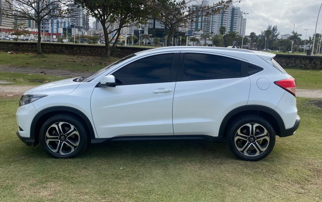 imagem-https://www.socarrao.com.br/sc-vehicle-images-prod/5724/1775566311363-003_a08d7a3dafec079fd346ef251eef9d00.jpg