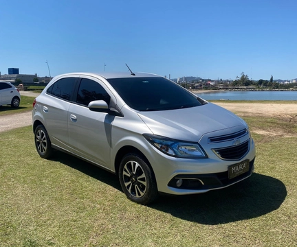 Chevrolet Onix 2015 Prata — foto 1 de 3