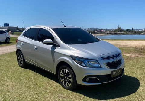 Chevrolet Onix 2015 Prata — foto 1 de 3