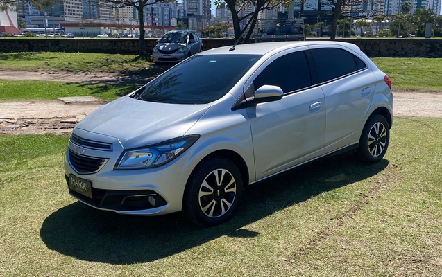 imagem-https://www.socarrao.com.br/sc-vehicle-images-prod/5731/1787770299471-003_67b31f150bbfd2db6d4f3dab100a2574.jpg