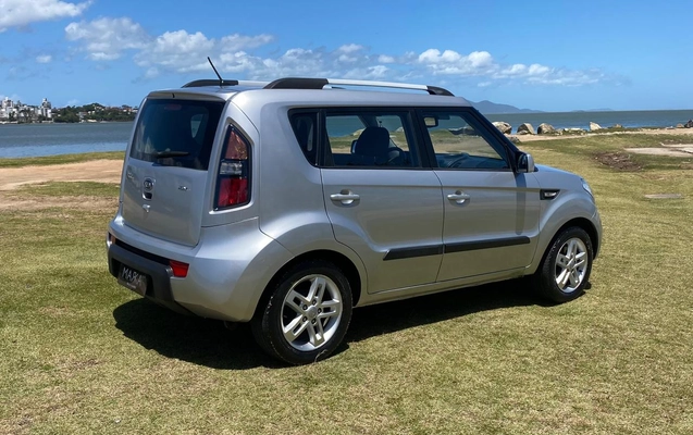 imagem-https://www.socarrao.com.br/sc-vehicle-images-prod/5733/1787778092448-003_d317db9871d116c5cfa330a4a50836aa.jpg