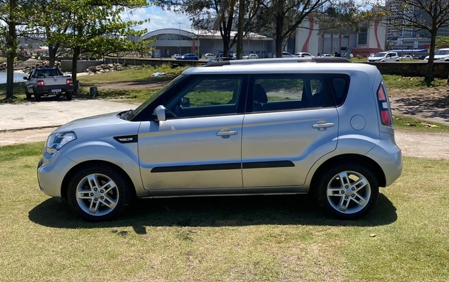 imagem-https://www.socarrao.com.br/sc-vehicle-images-prod/5733/1787778092452-003_b21cf60653e343ff4036e84b88cd8c8e.jpg