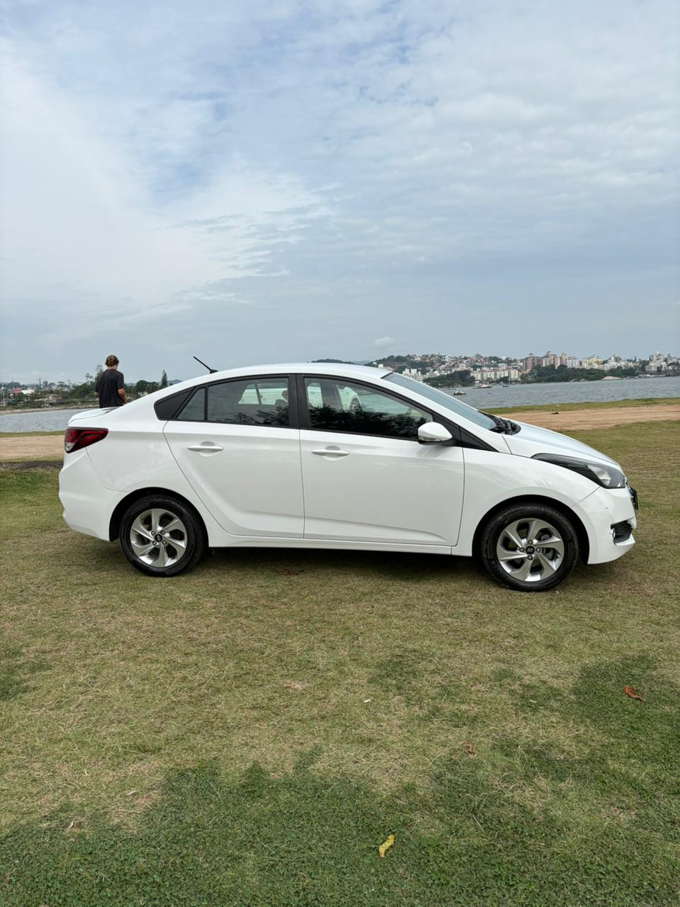 imagem-https://www.socarrao.com.br/sc-vehicle-images-prod/5736/1769987797947-7059277OR_1769713264_79_260.jpg