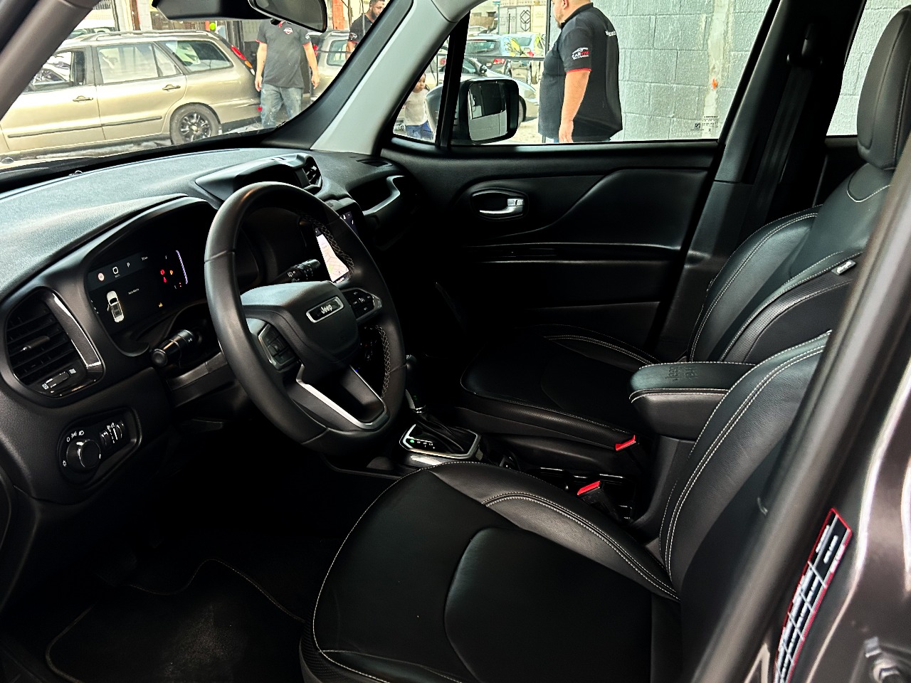 imagem-https://www.socarrao.com.br/sc-vehicle-images-prod/5815/1769987804263-6987555OR_1760559881_46_380.jpg