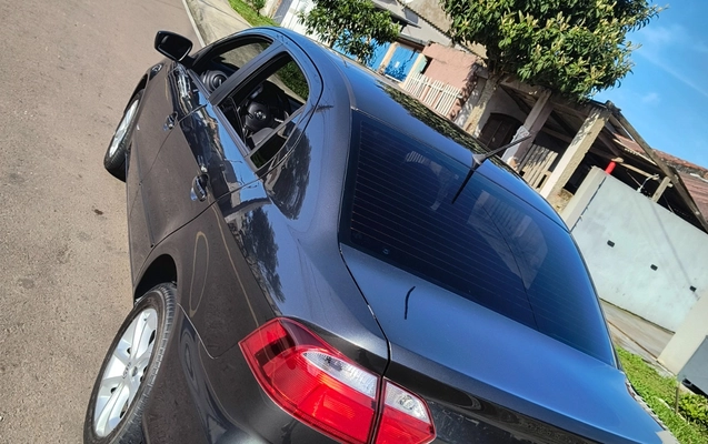 imagem-https://www.socarrao.com.br/sc-vehicle-images-prod/605612/1786906351848-SU1HXzIwMjYwODE2XzE1MjUyNzQzN19IRFIuanBn.jpg