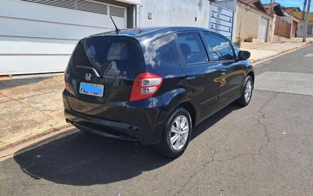 imagem-https://www.socarrao.com.br/sc-vehicle-images-prod/6098/1769987810535-7077530OR_1766515075_37_30.jpg